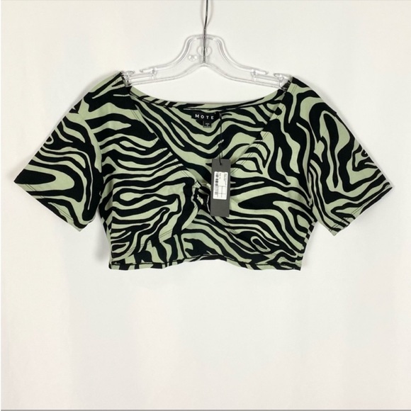 Motel Malz Wavy Crop Top Ring Detail Size XL - Picture 4 of 6